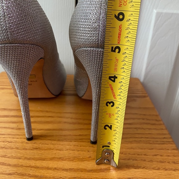 Badgley Mischka Silver Sparkle Platform Peep Toe Wedding Formal Pumps SZ 8.5 - Picture 11 of 12